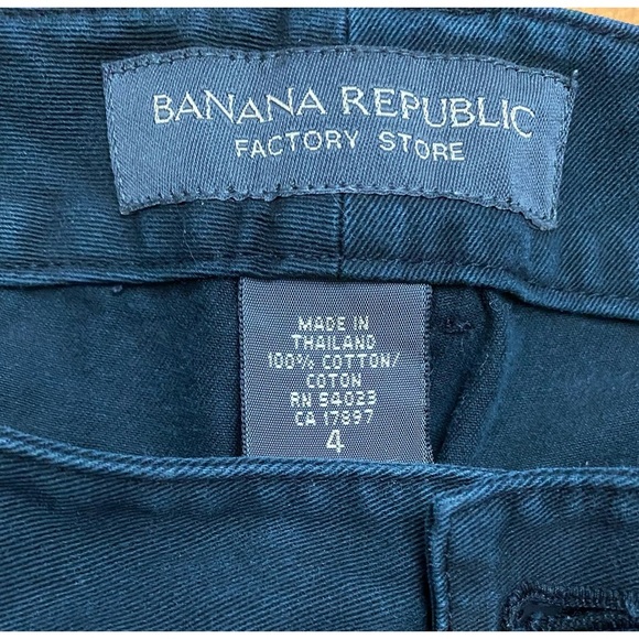 Donating 10/25 Banana Republic Cotton Chino Black Pants, size 4 - Picture 2 of 6